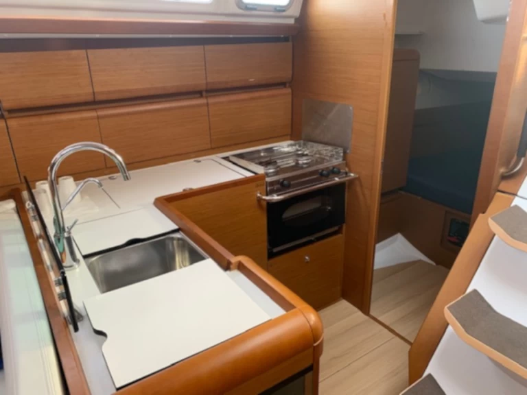 Jeanneau Sun Odyssey 449 da affittare a  Salerno