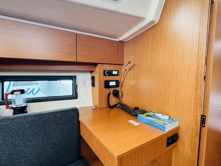 Noleggio barche Novi economico Bavaria C38