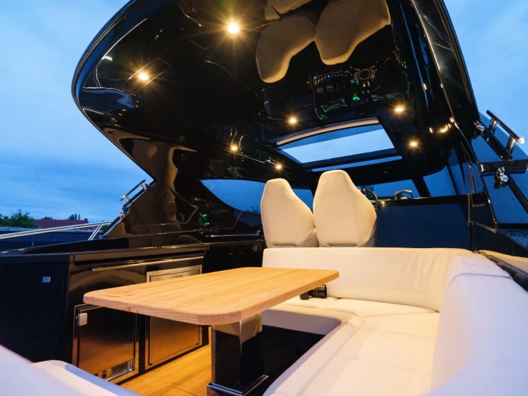 Noleggio Barca a motore Focus con patente nautica