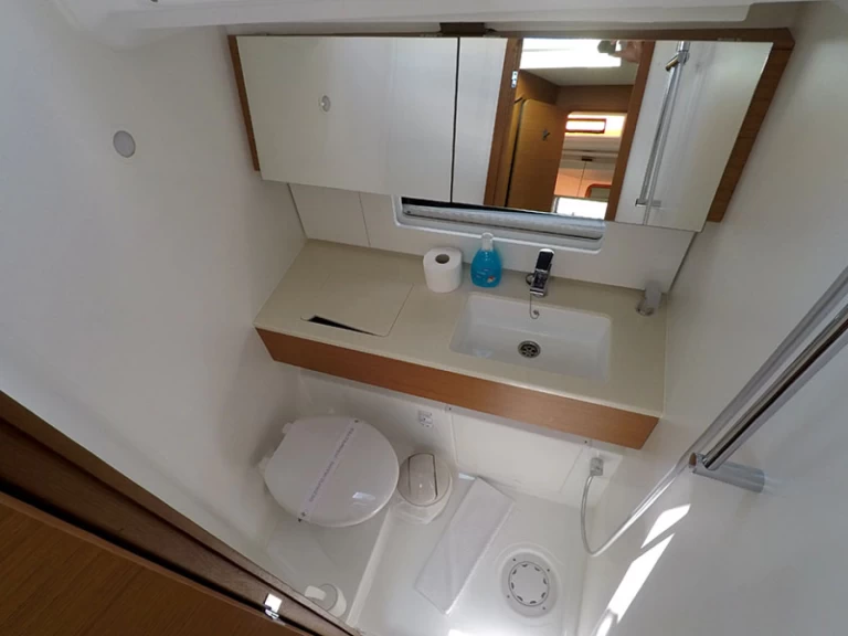 Noleggiare una Dufour Dufour 44 a Sebenico