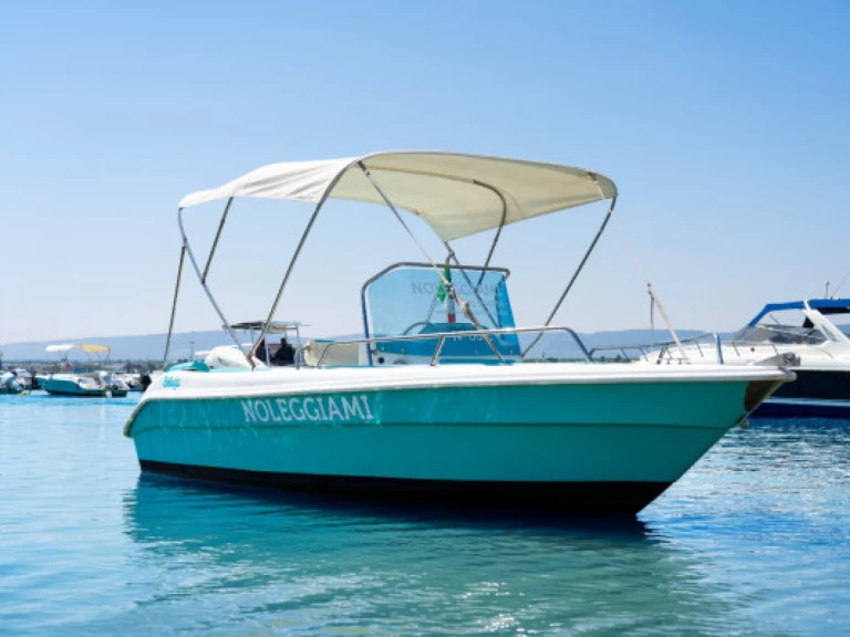 Noleggio a Torre Canne –  Motorboat 5.80 su SamBoat