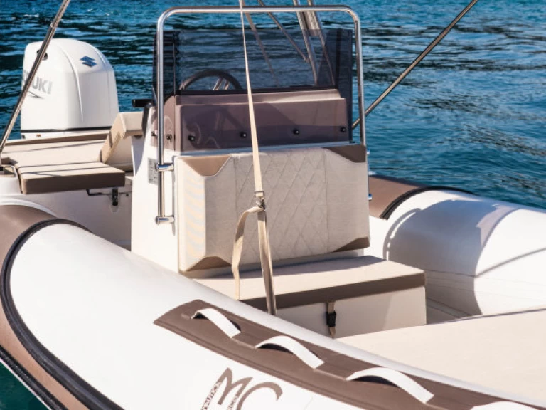 Noleggio barche Torre Canne economico Motorboat 6.70