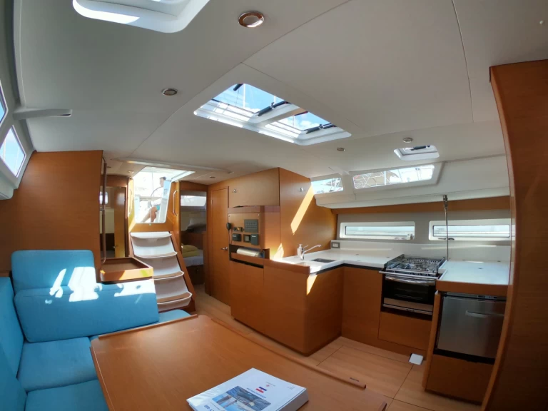 Noleggiare una Jeanneau Sun Odyssey 490 a Sebenico