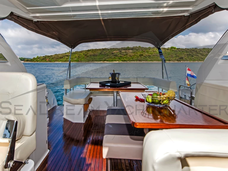 Noleggio Barca a motore Bavaria con patente nautica