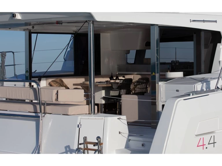 Noleggio Catamarano con o senza skipper Bali a Cannigione