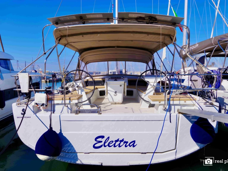 Noleggiare una Bénéteau Oceanis 51.1 a Castellammare di Stabia