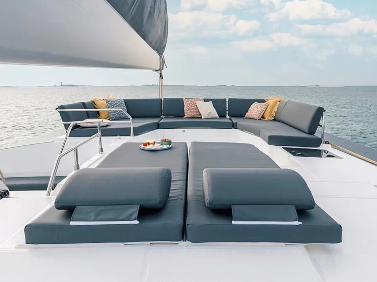 Noleggio Catamarano Fountaine Pajot con patente nautica