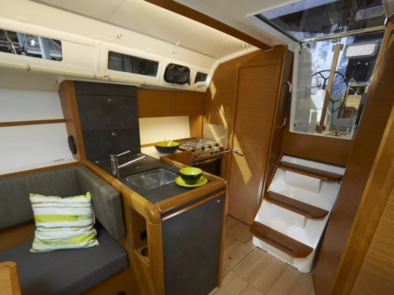 Noleggiare una Jeanneau Sun Odyssey 349 a Lefkáda