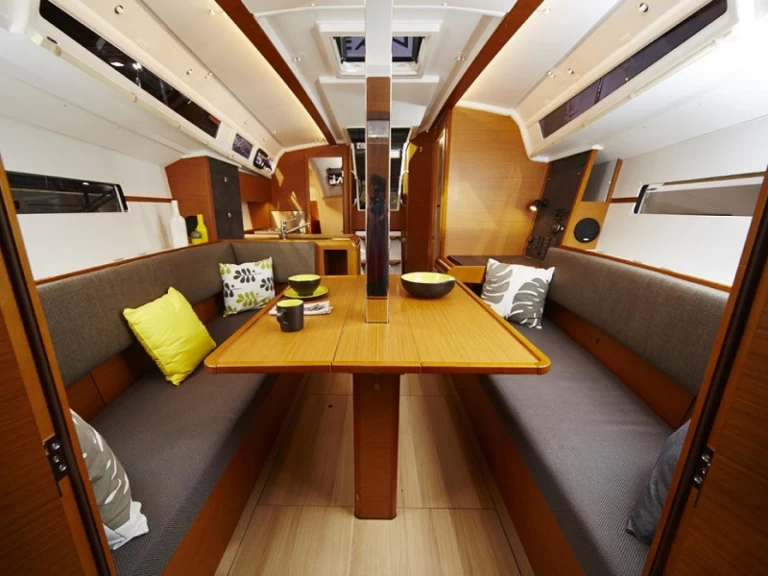 Noleggiare una Jeanneau Sun Odyssey 349 a Lefkáda