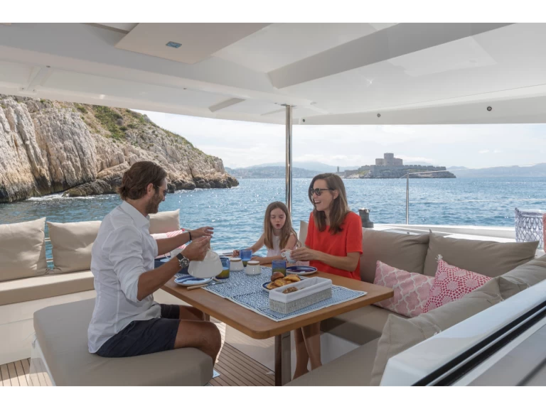 Catamarano a noleggio a Hyères al miglior prezzo