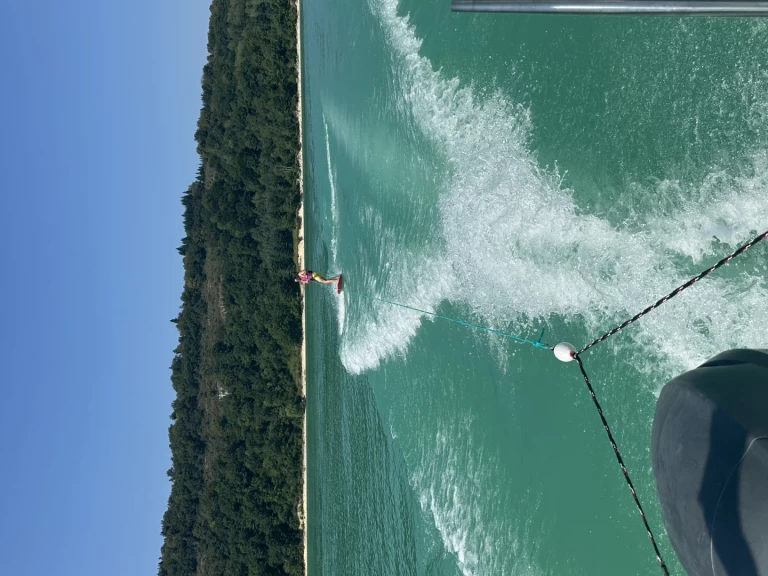 Noleggio a La Tour-du-Meix – Jeanneau Leader 550 su SamBoat