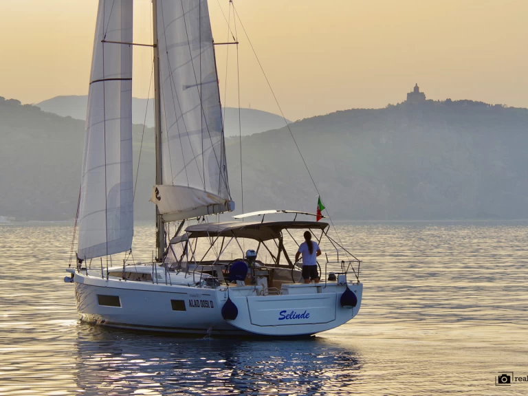 Noleggiare una Bénéteau Oceanis 51.1 a Furnari