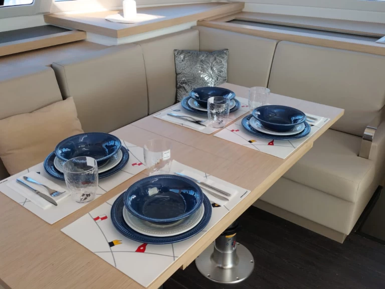 Noleggio Catamarano con o senza skipper Fountaine Pajot a Cannigione