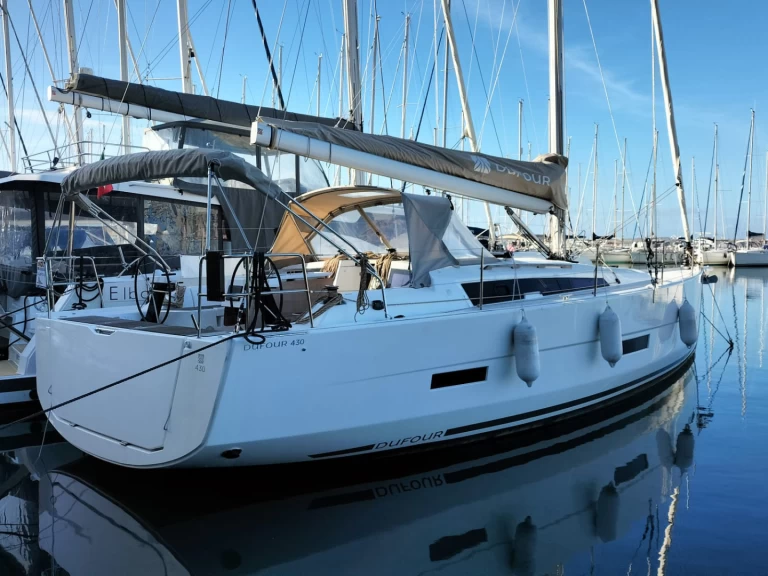 Noleggio Barca a vela con o senza skipper Dufour a Castellammare di Stabia