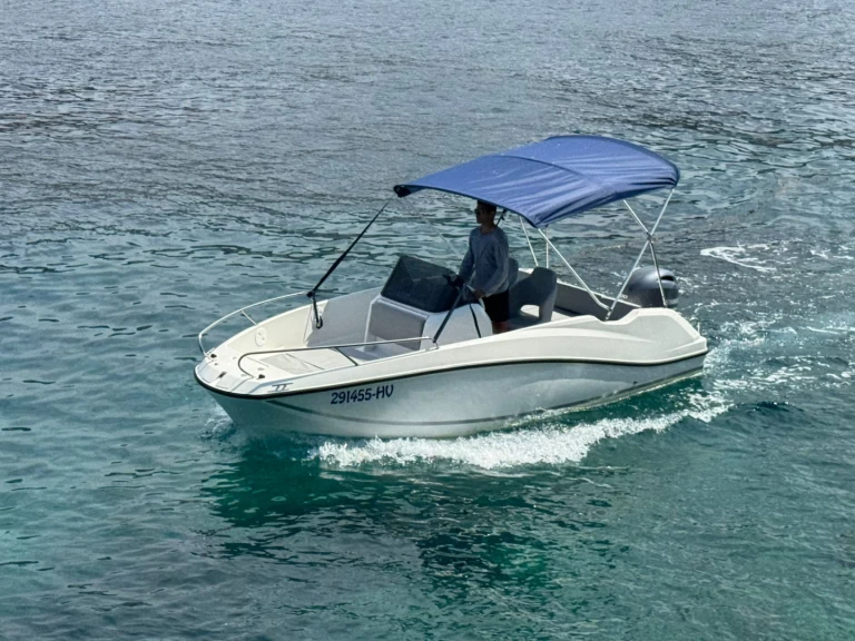 Noleggiare una Quicksilver Activ 555 Open a Lesina (Hvar)