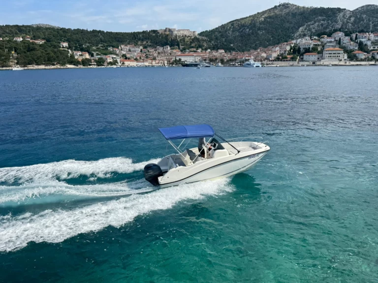 Noleggio Barca a motore a Lesina (Hvar) – Quicksilver Activ 555 Open