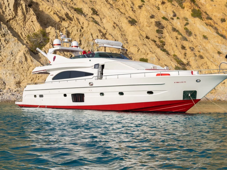 Yacht di lusso a noleggio a Ibiza Town al miglior prezzo
