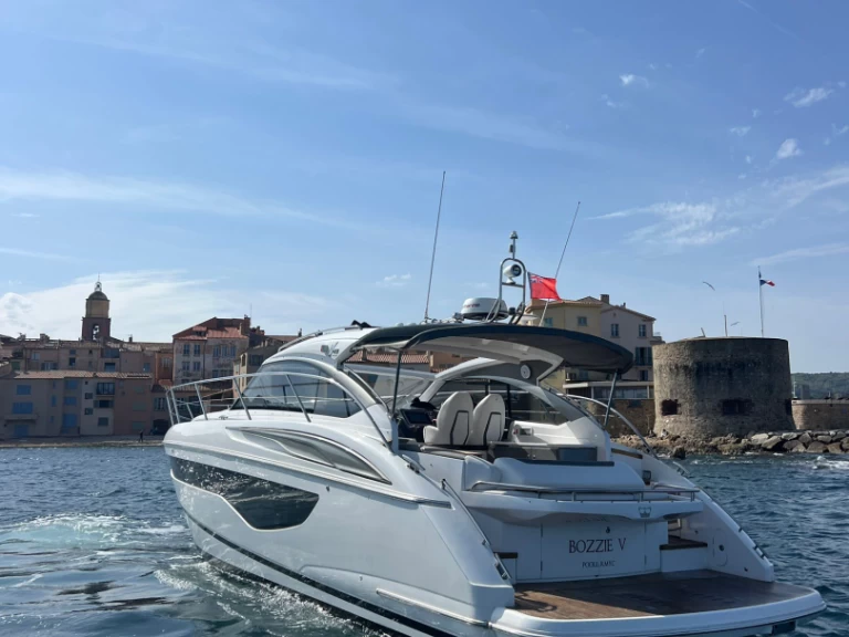 Noleggio Barca a motore Princess con patente nautica
