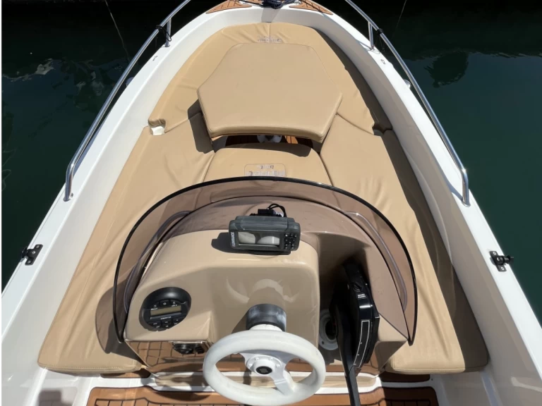 Noleggio Barca a motore a Mataró – Mareti 430