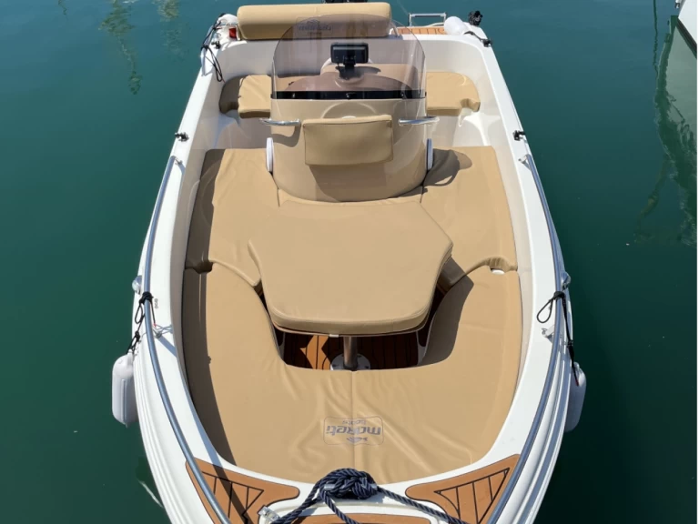 Noleggio Barca a motore con o senza skipper Mareti a Mataró