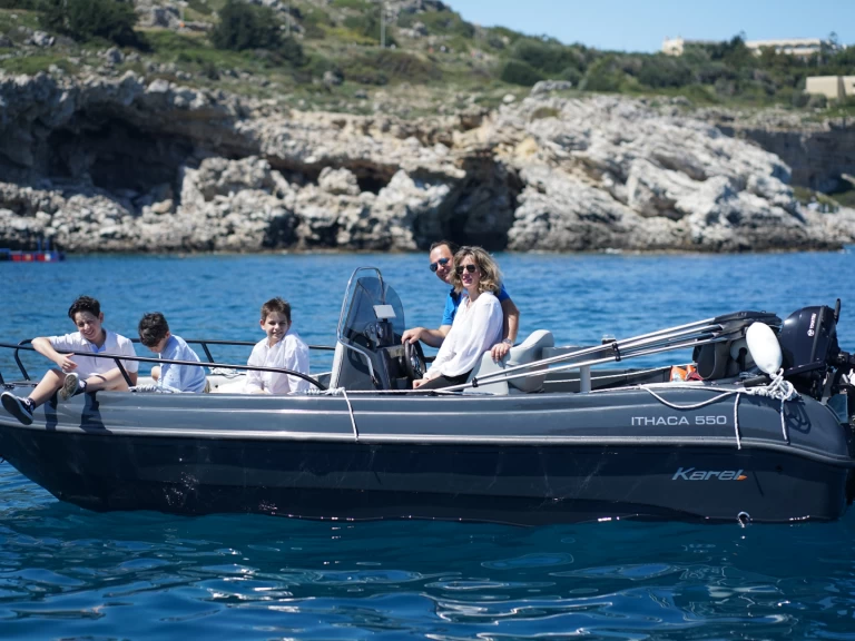 Noleggio Barca a motore Karel con patente nautica