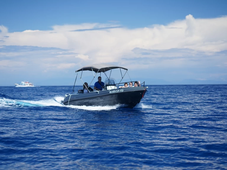 Barca a motore a noleggio a Rodi (Citta) al miglior prezzo