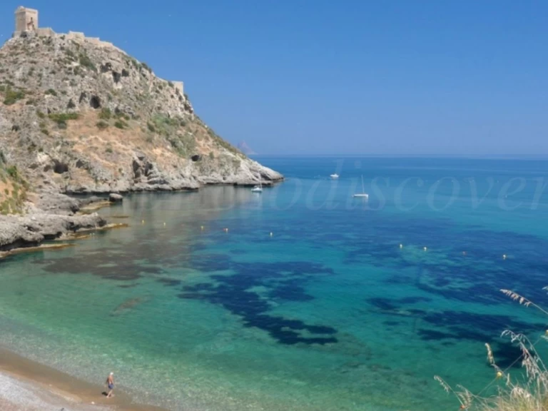 Noleggio Barca a motore con o senza skipper Sunseeker a Cefalù
