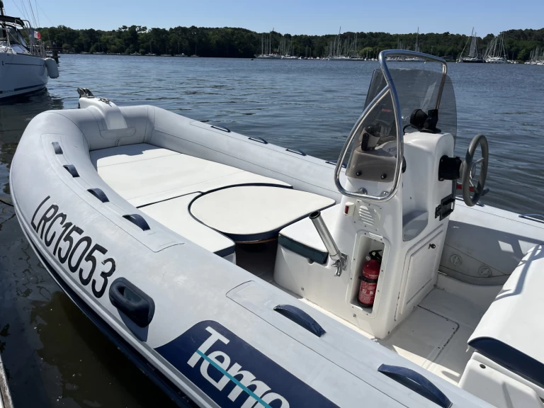 Noleggio barche Vannes economico Tempest 500