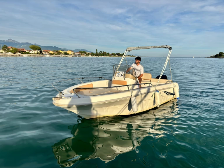 Noleggio Barca a motore con o senza skipper Saver a Bocca di Magra