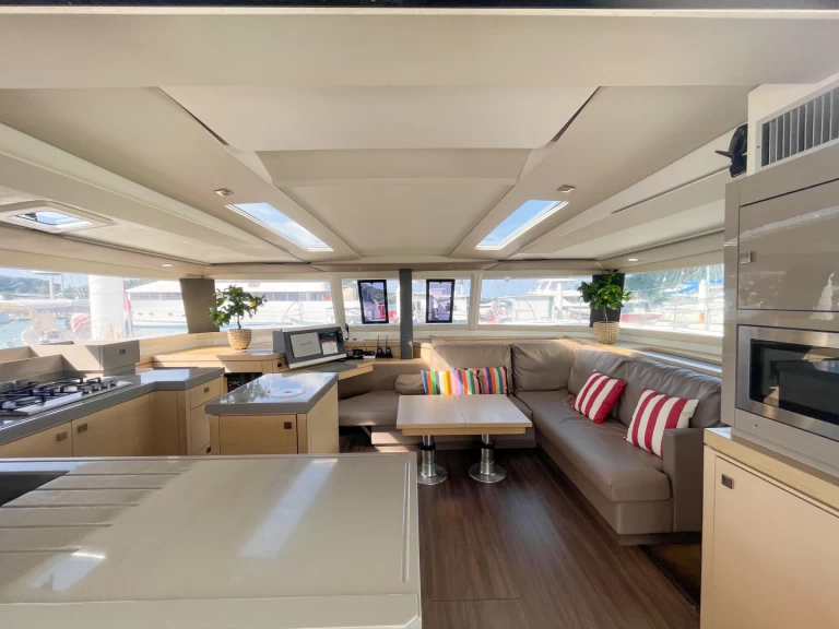 Noleggio barche Fountaine Pajot Saona 47 a Ao Po su Samboat