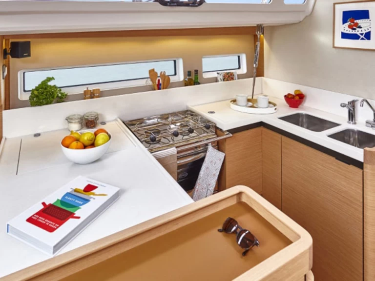 Noleggio barche Jeanneau Sun Odyssey 440 a Furnari su Samboat