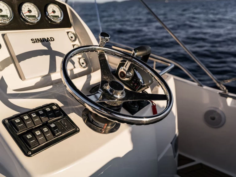 Noleggio barche Kelt WHITE SHARK 265 a Zara su Samboat