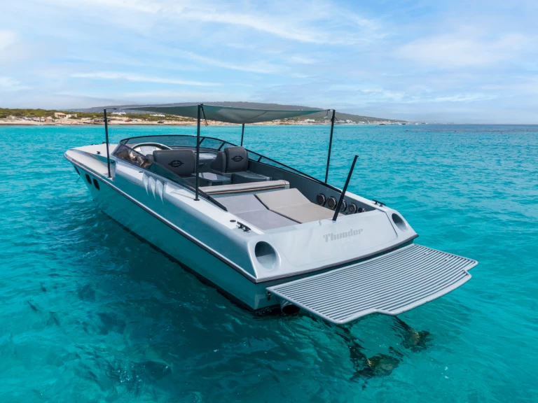 Barca a motore a noleggio a Ibiza Town al miglior prezzo