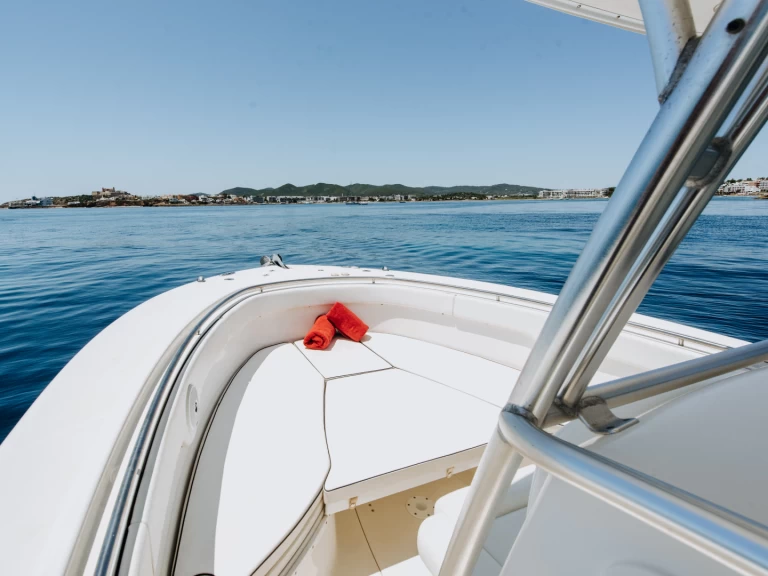 Noleggio Barca a motore Robalo con patente nautica