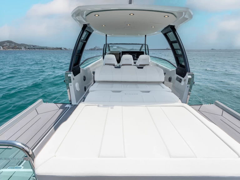 Barca a motore a noleggio a Ibiza Town al miglior prezzo