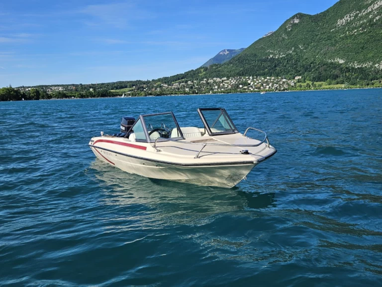 Noleggiare una Glastron V162 a Annecy