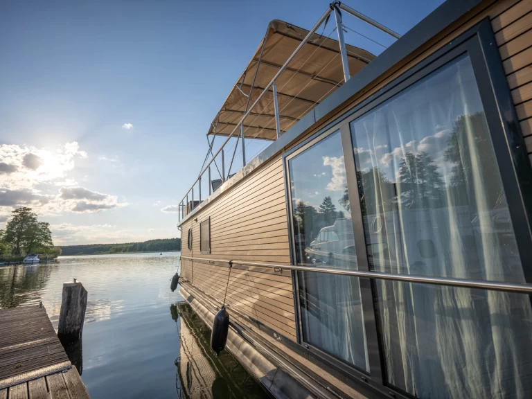 WOMA Woma D13 da affittare a  Fürstenberg/Havel