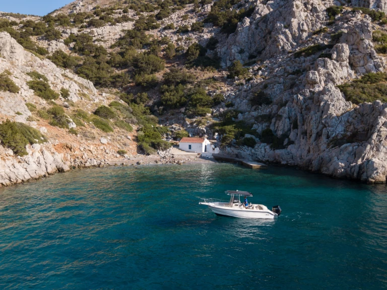 Noleggiare una Boston Whaler Boston Whaler 23 Outrage a Ýdra