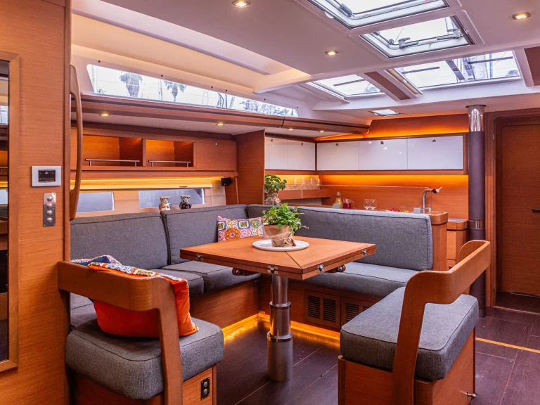 Barca a vela a noleggio a Furnari al miglior prezzo