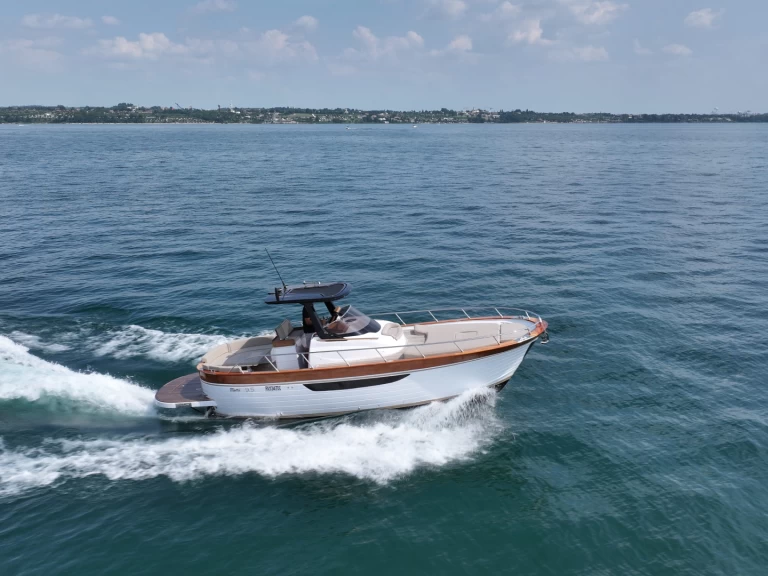 Noleggio Barca a motore Mimi con patente nautica