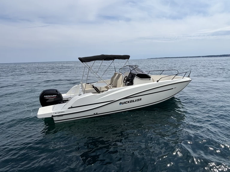 Noleggio Barca a motore Quicksilver con patente nautica