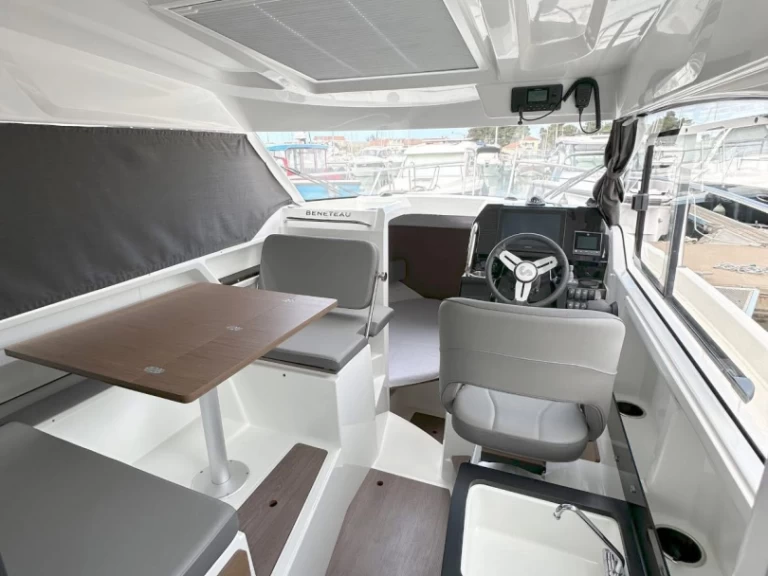Noleggio Barca a motore a Borik Marina – Bénéteau Antares 8 OB