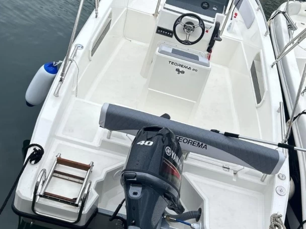 Barca a motore a noleggio a Sorrento al miglior prezzo