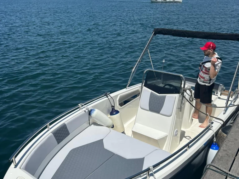 Noleggiare una Salento marine Elitè 17 a Sorrento