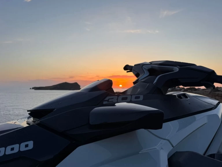 Noleggio barche Sea-Doo Gtx limited 300 a Marina Ibiza su Samboat