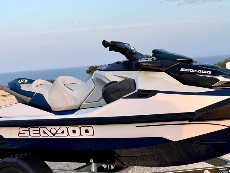Moto d'acqua a noleggio a Marina Ibiza al miglior prezzo