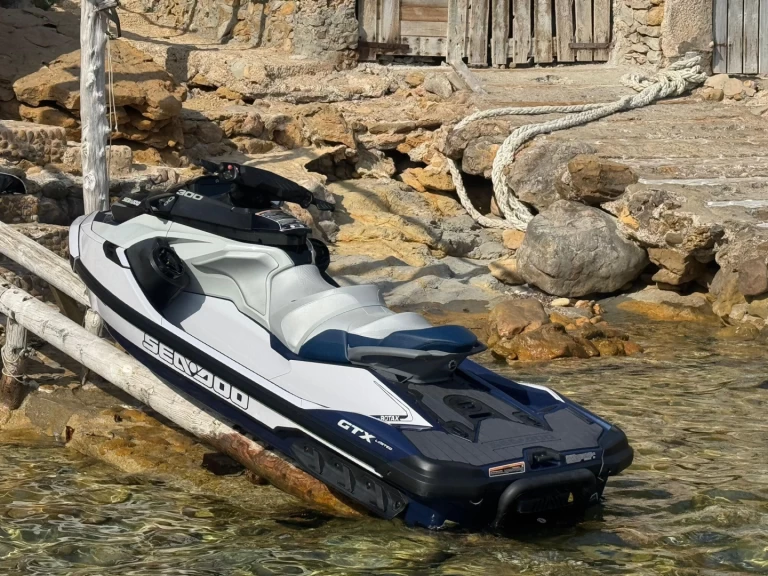 Sea-Doo Gtx limited 300 da affittare a  Marina Ibiza