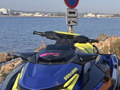 Noleggiare una Sea-Doo WAKE PRO 230 a Ibiza Town