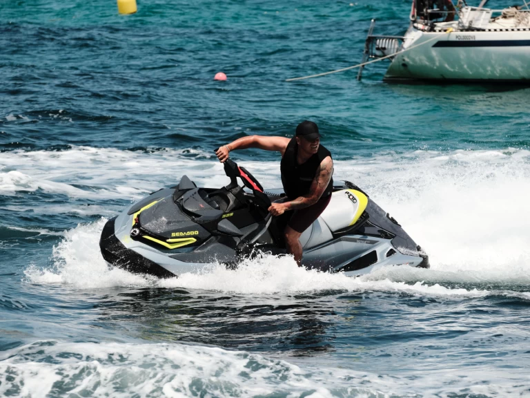 Noleggio Moto d'acqua a Ibiza Town – Sea-Doo RXT-X 325 cv