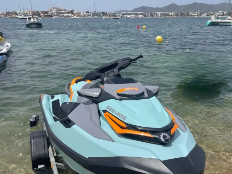 Noleggio barche Ibiza Town economico WAKE PRO 230